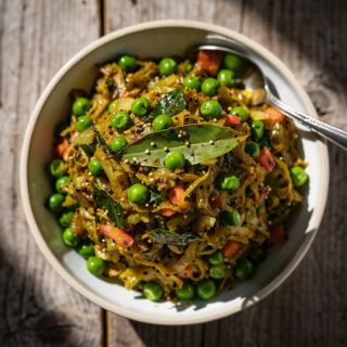 Patta Gobi & Matar (Cabbage & Peas)