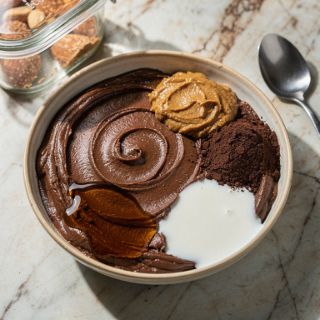 2-Minute Chocolate Almond Spread