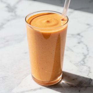 Vegan Peach–Spinach Smoothie