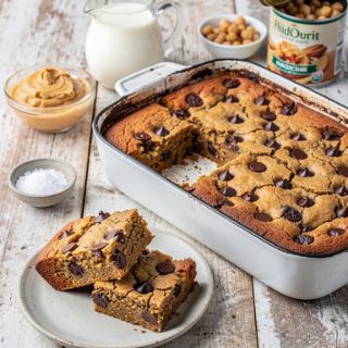 Chocolate Chip Peanut Butter Blondies (gluten-free)